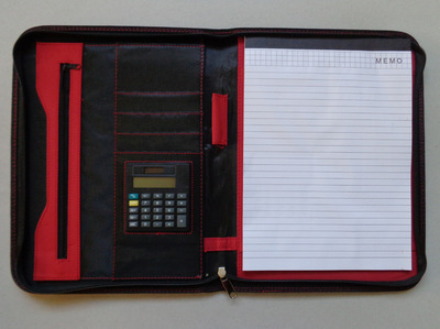 廠家定制仿皮高檔經(jīng)理夾 計(jì)算器多功能筆記本的商務(wù)之選